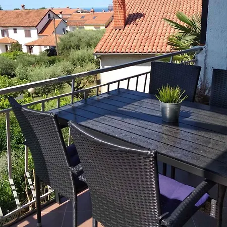 Apartment In Porec/istrien 33042 *